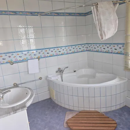 Le Manoir De Conteville Guest house *