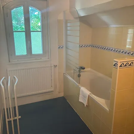 Le Manoir De Conteville בית הארחה Paluel